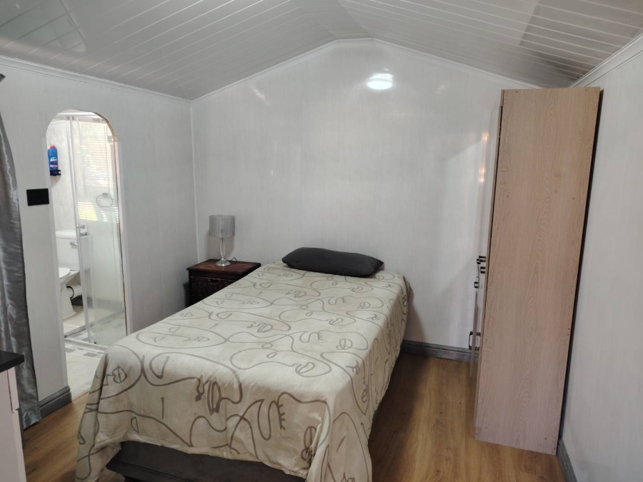 To Let 1 Bedroom Property for Rent in Chrismar Western Cape